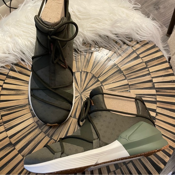 Puma 🐅 Olive Women’s Lace Up Nylon Workout Modern Training Shoe Sneakers - Picture 3 of 5